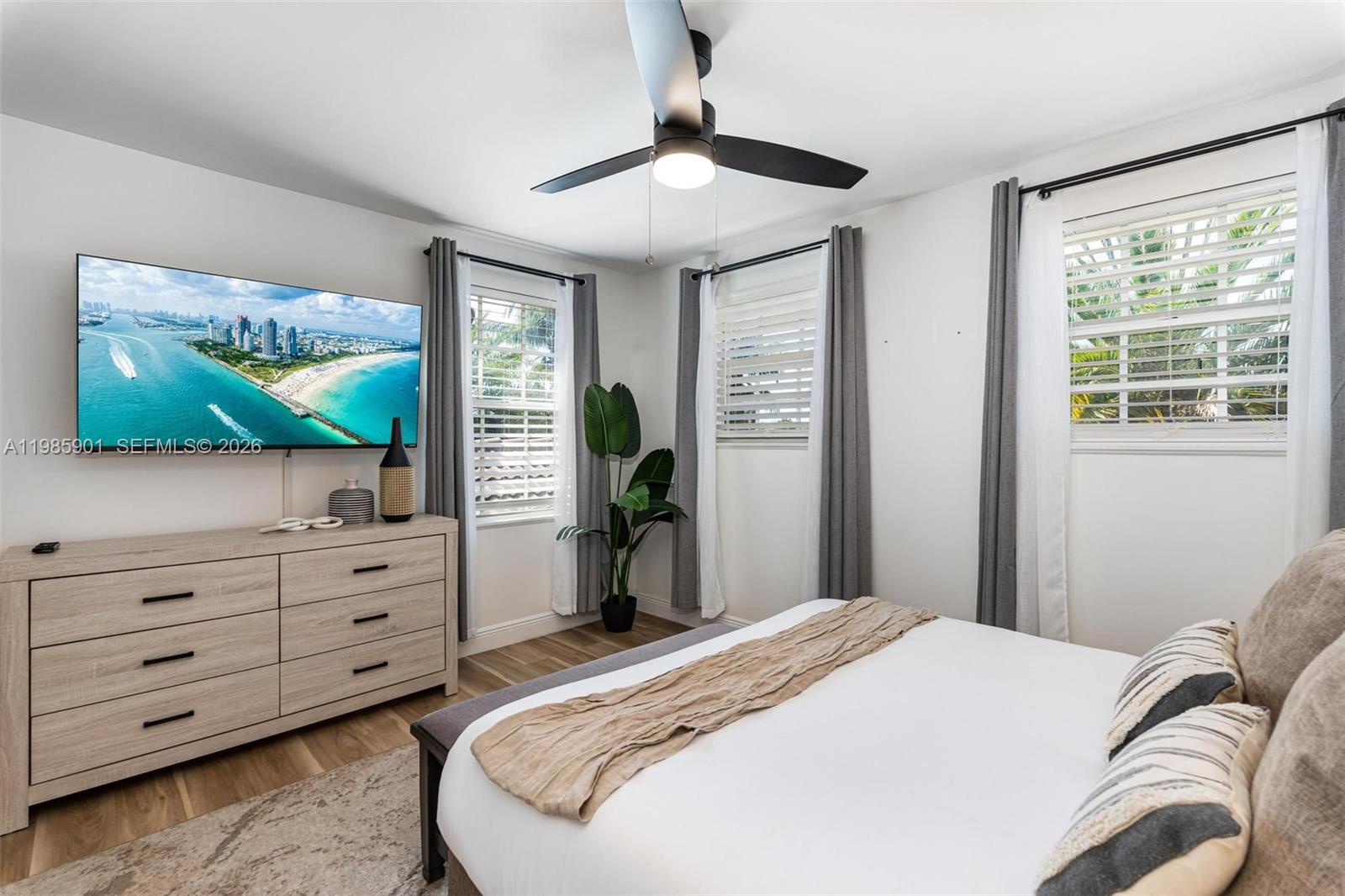 5100 NW 76th Pl, Fort Lauderdale FL 33073
