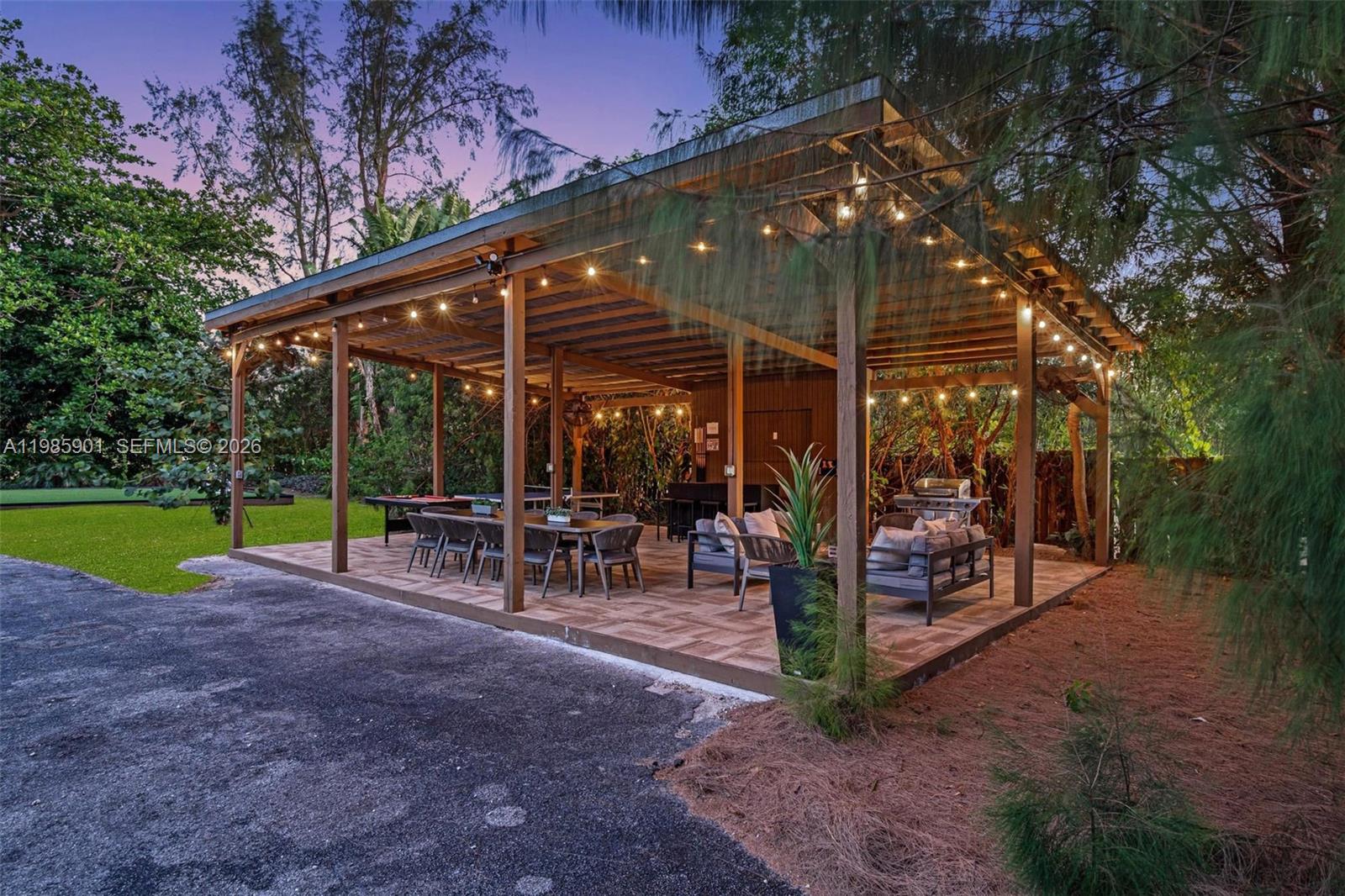 5100 NW 76th Pl, Fort Lauderdale FL 33073