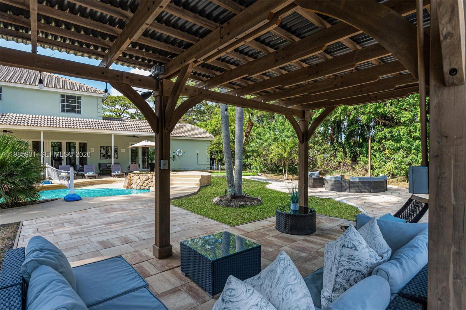 5100 NW 76th Pl, Fort Lauderdale FL 33073