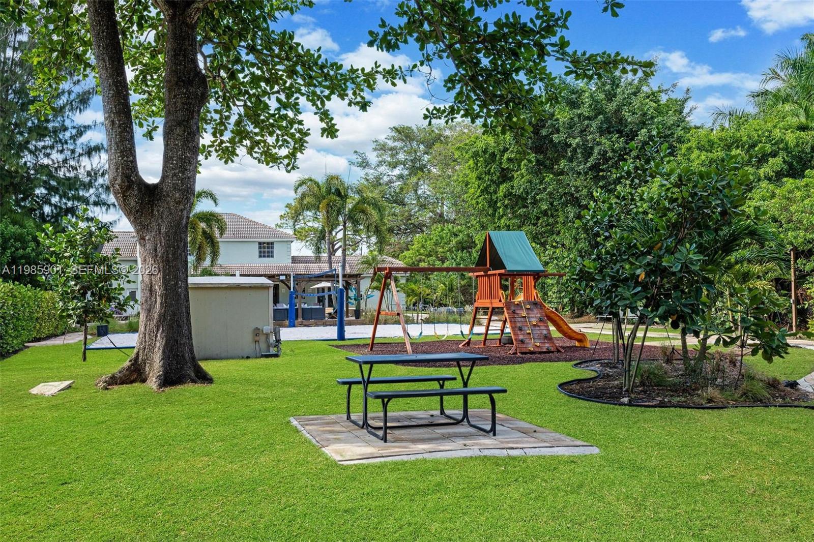 5100 NW 76th Pl, Fort Lauderdale FL 33073