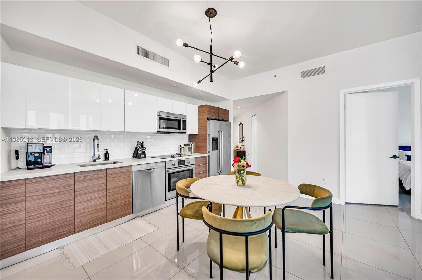 1010 SW 2nd Ave #2004, Miami FL 33130