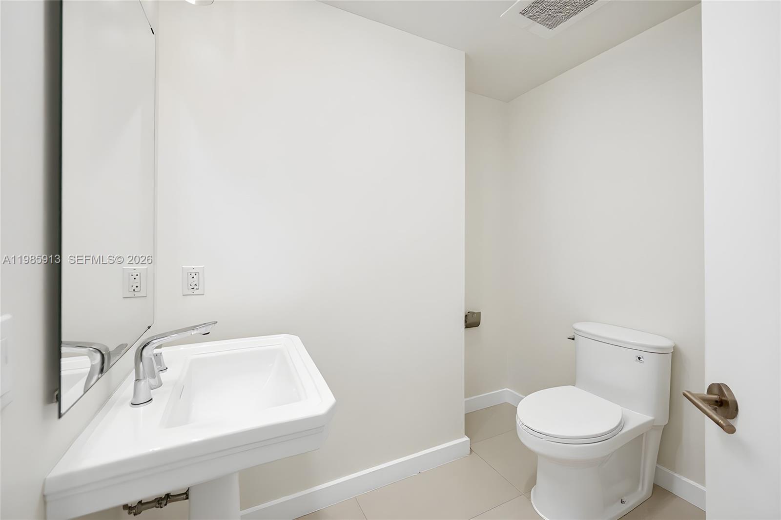 1010 SW 2nd Ave #2004, Miami FL 33130