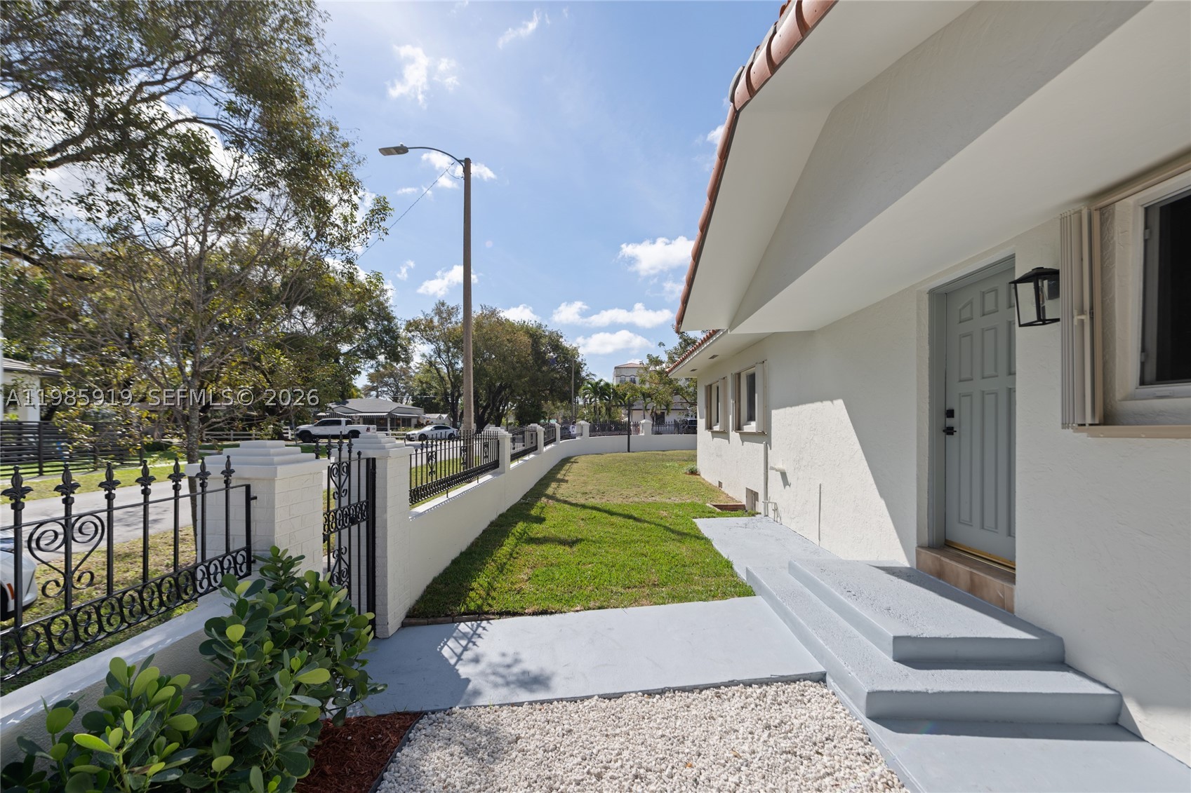 5251 SW 6th St, Miami FL 33134