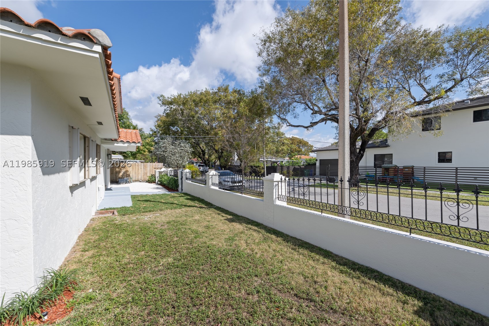 5251 SW 6th St, Miami FL 33134