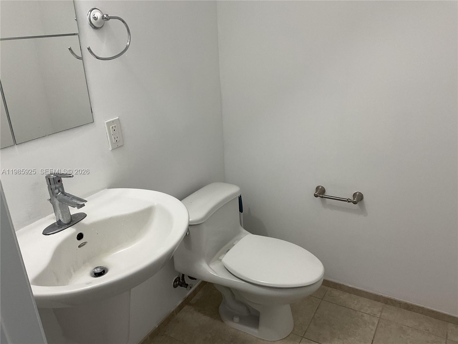 60 SW 13 ST #2007, Miami FL 33130