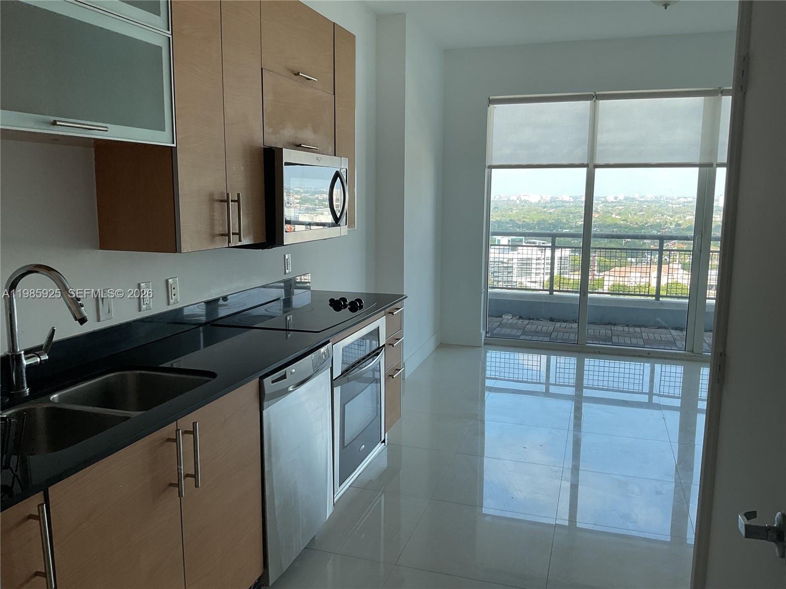60 SW 13 ST #2007, Miami FL 33130
