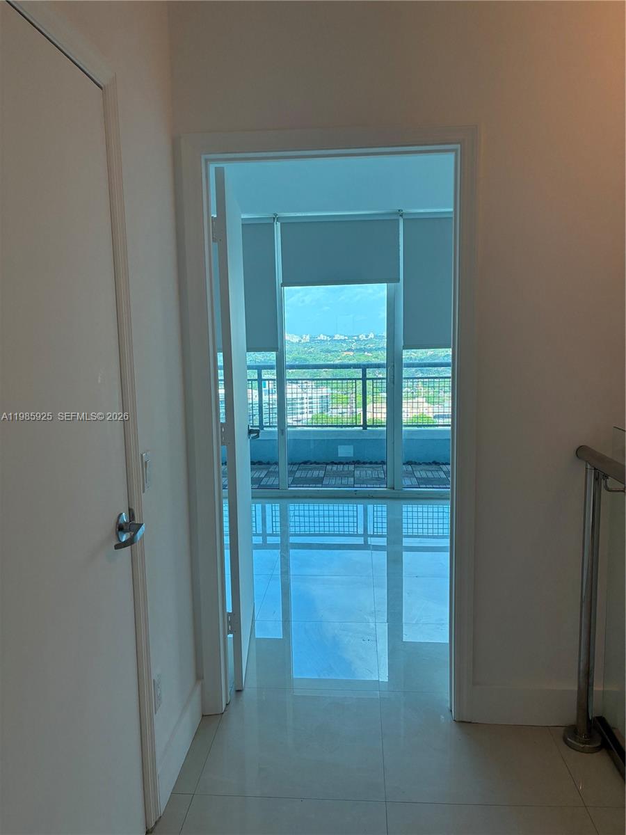 60 SW 13 ST #2007, Miami FL 33130