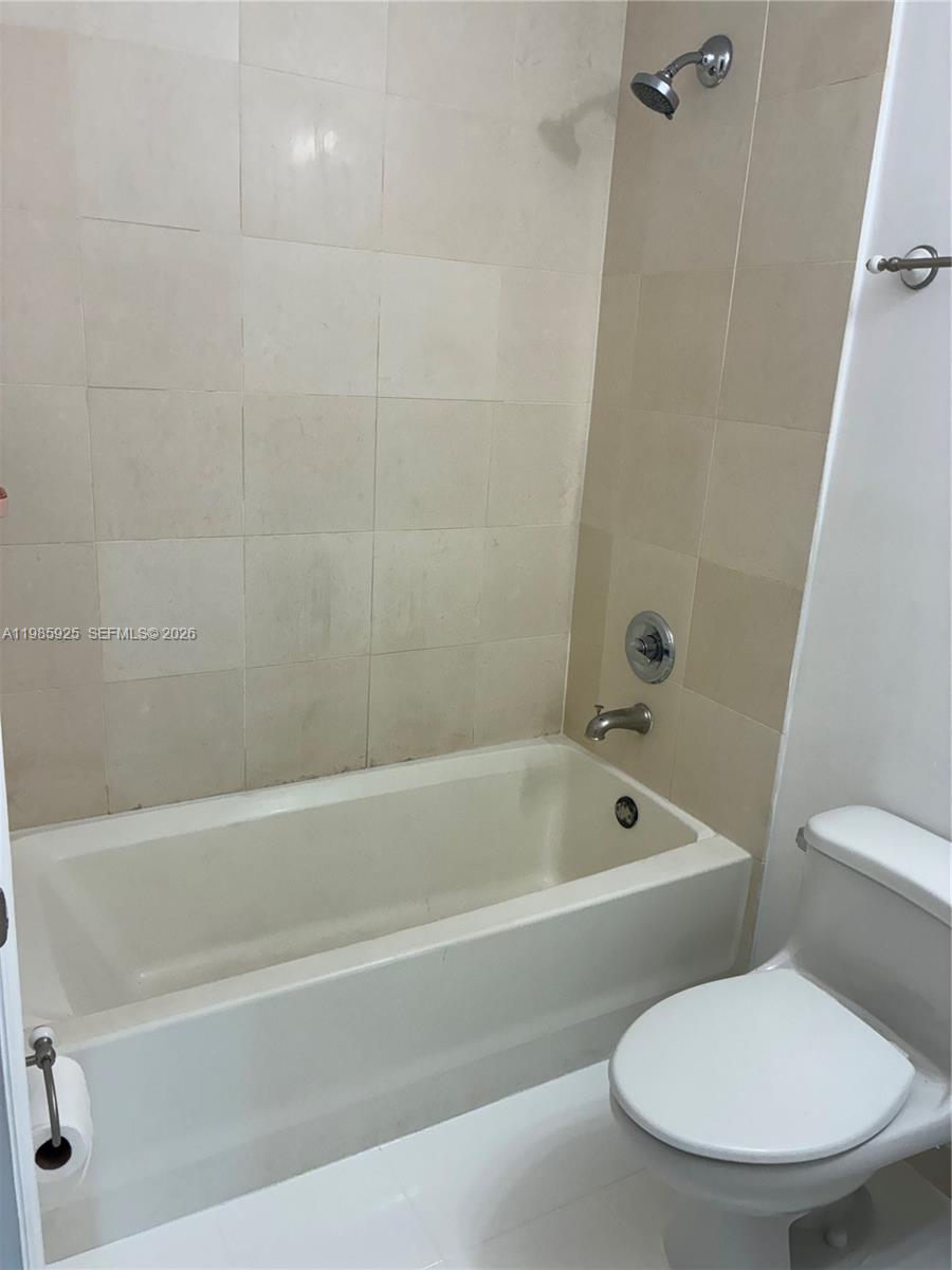 60 SW 13 ST #2007, Miami FL 33130
