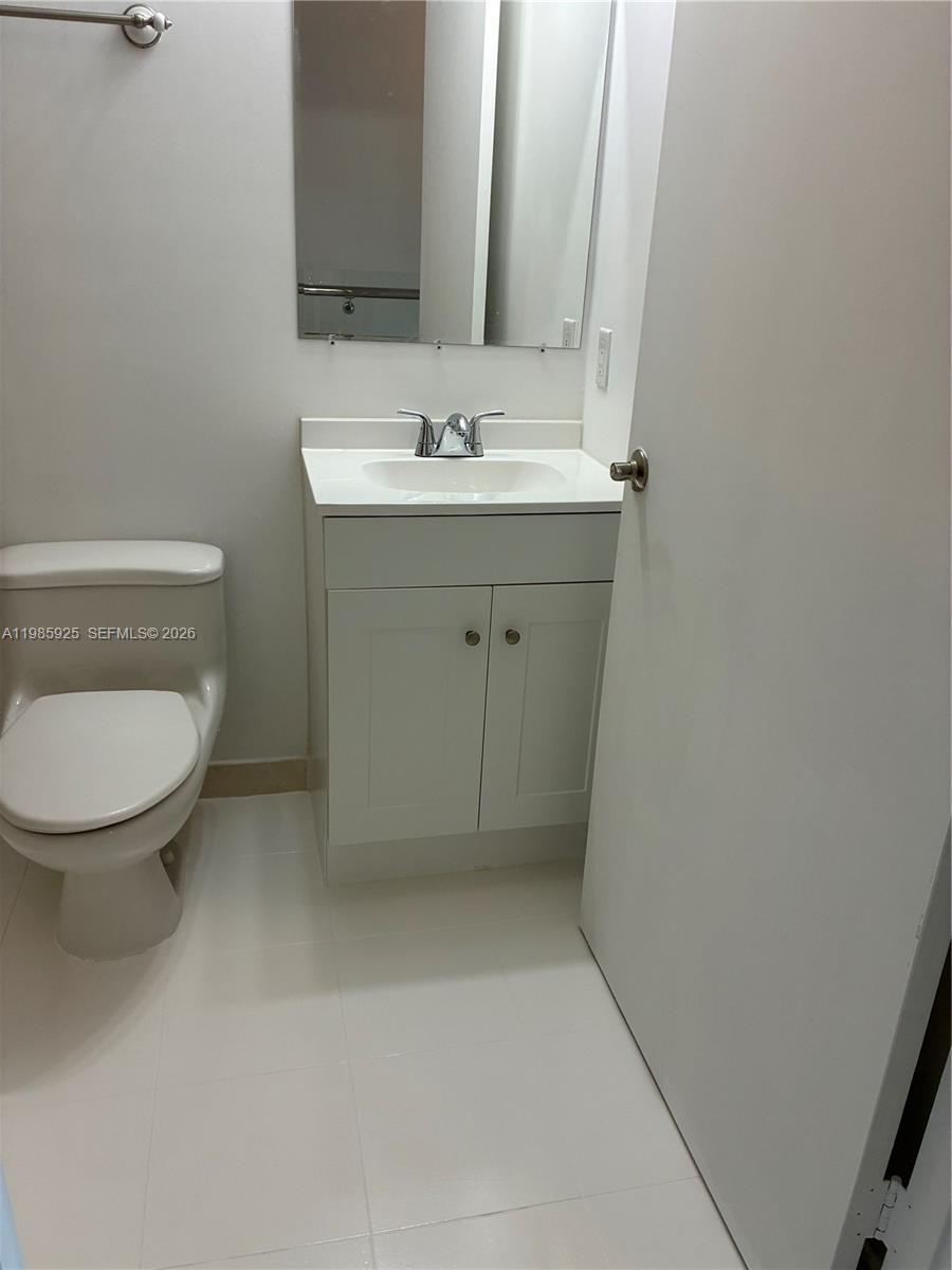 60 SW 13 ST #2007, Miami FL 33130