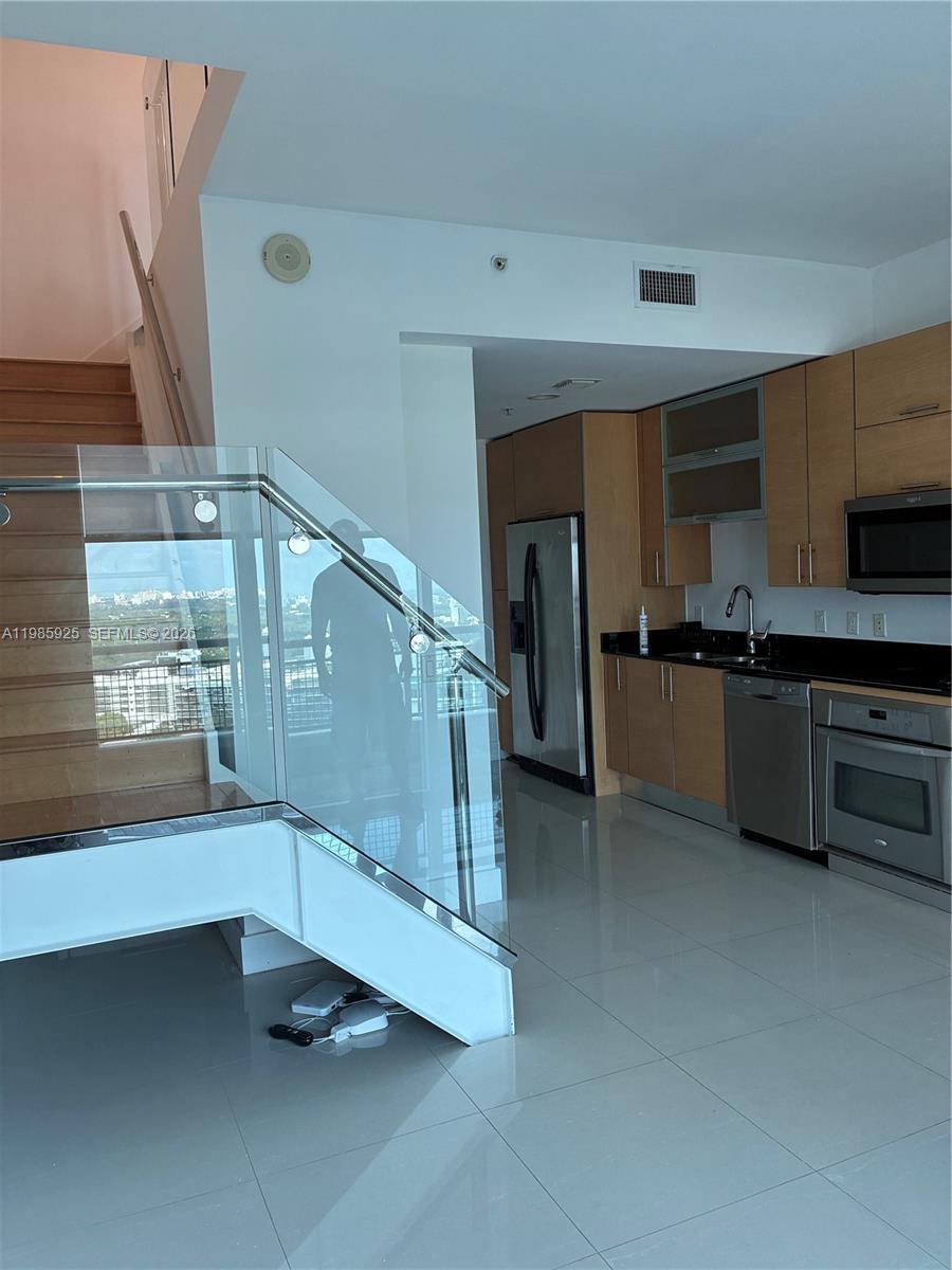 60 SW 13 ST #2007, Miami FL 33130