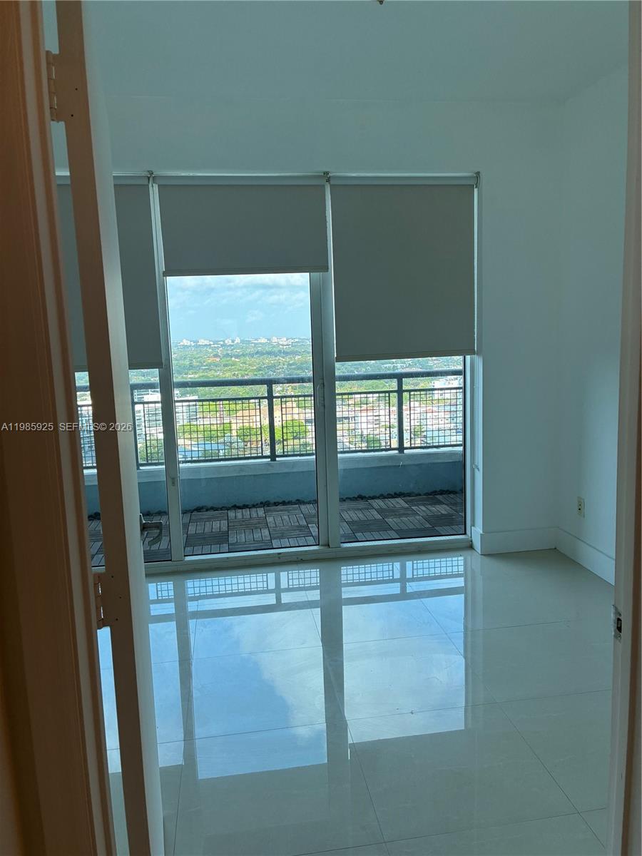 60 SW 13 ST #2007, Miami FL 33130