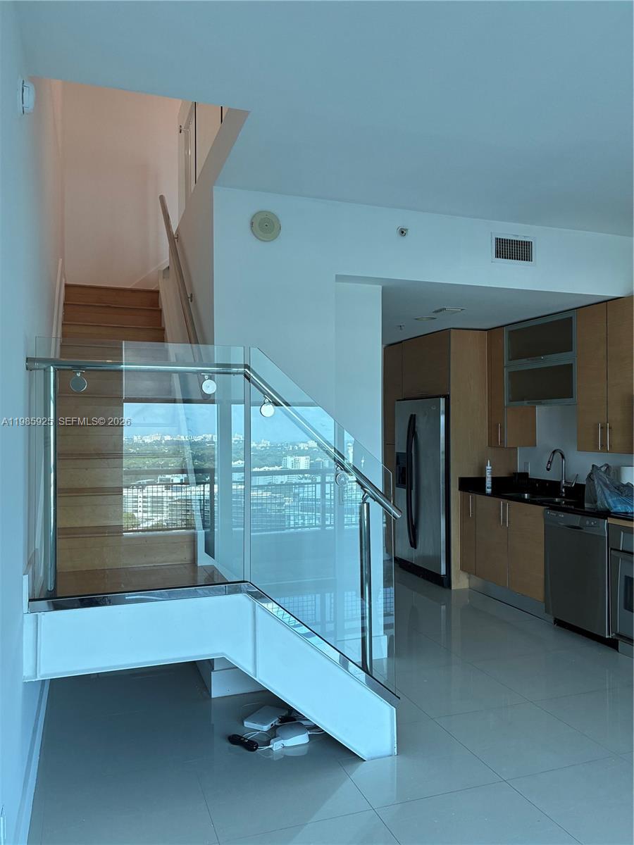 60 SW 13 ST #2007, Miami FL 33130