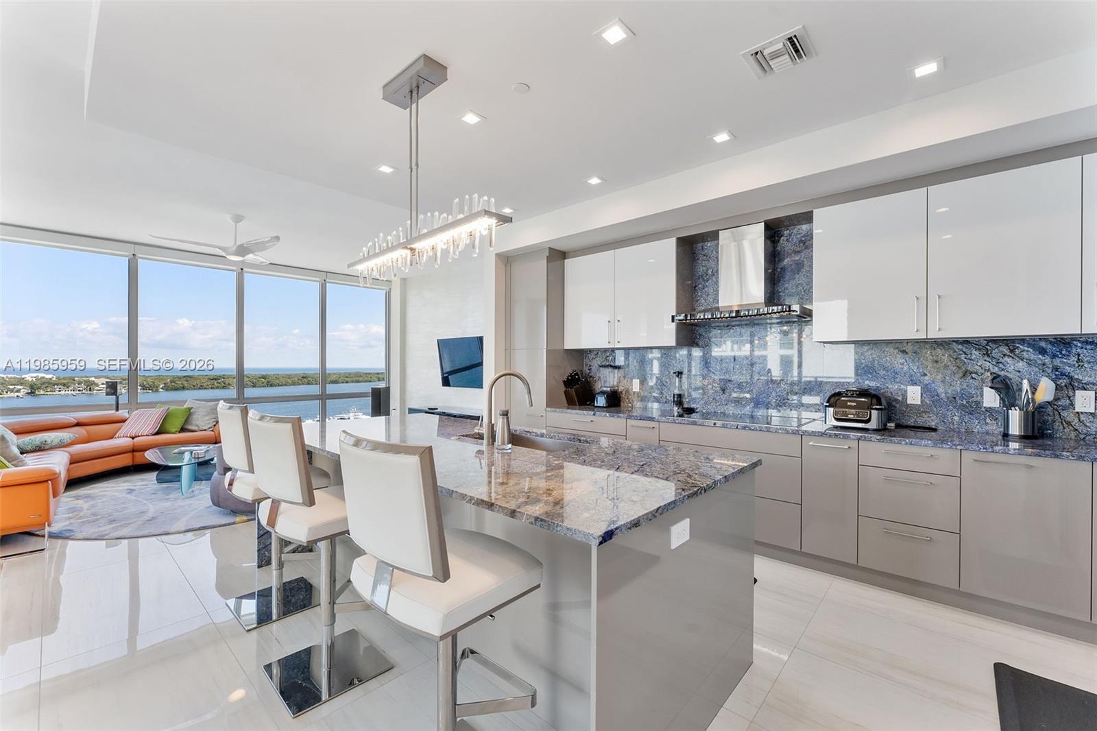3 Water Club Way #1401, North Palm Beach FL 33408