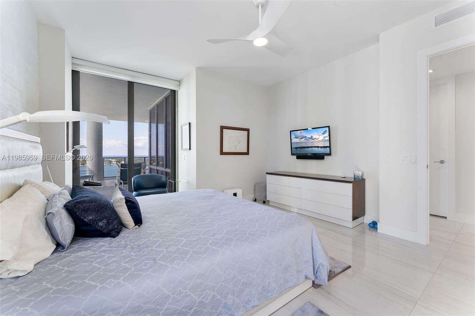 3 Water Club Way #1401, North Palm Beach FL 33408
