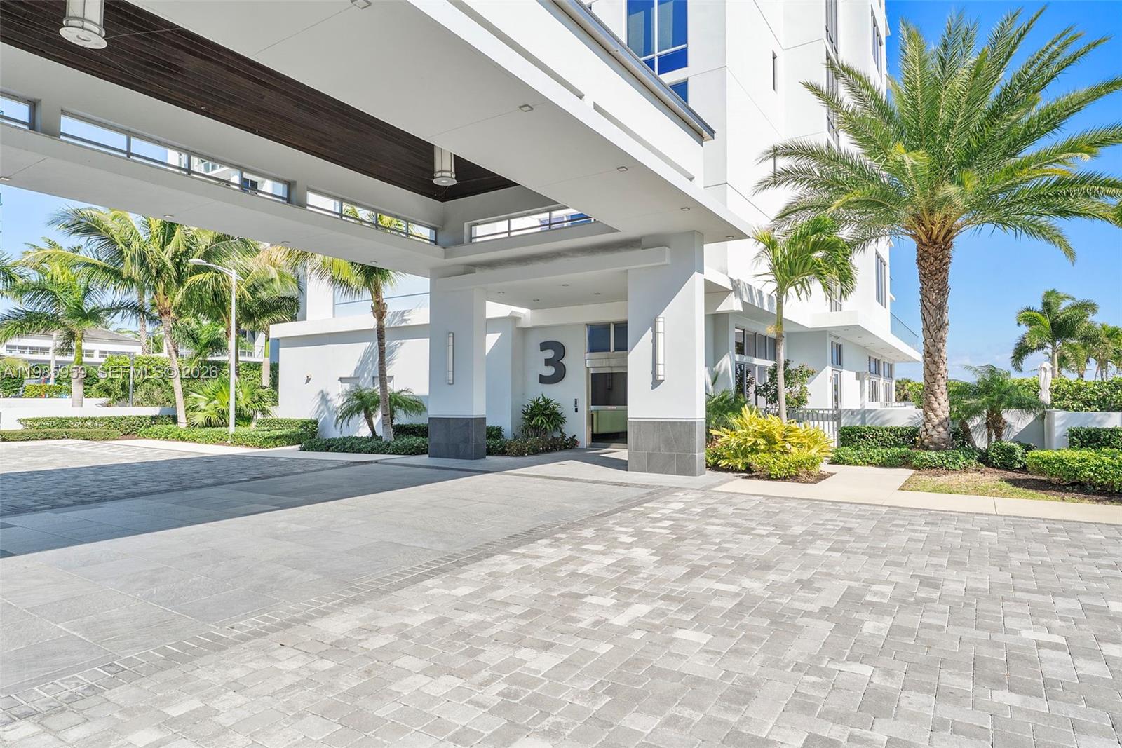 3 Water Club Way #1401, North Palm Beach FL 33408