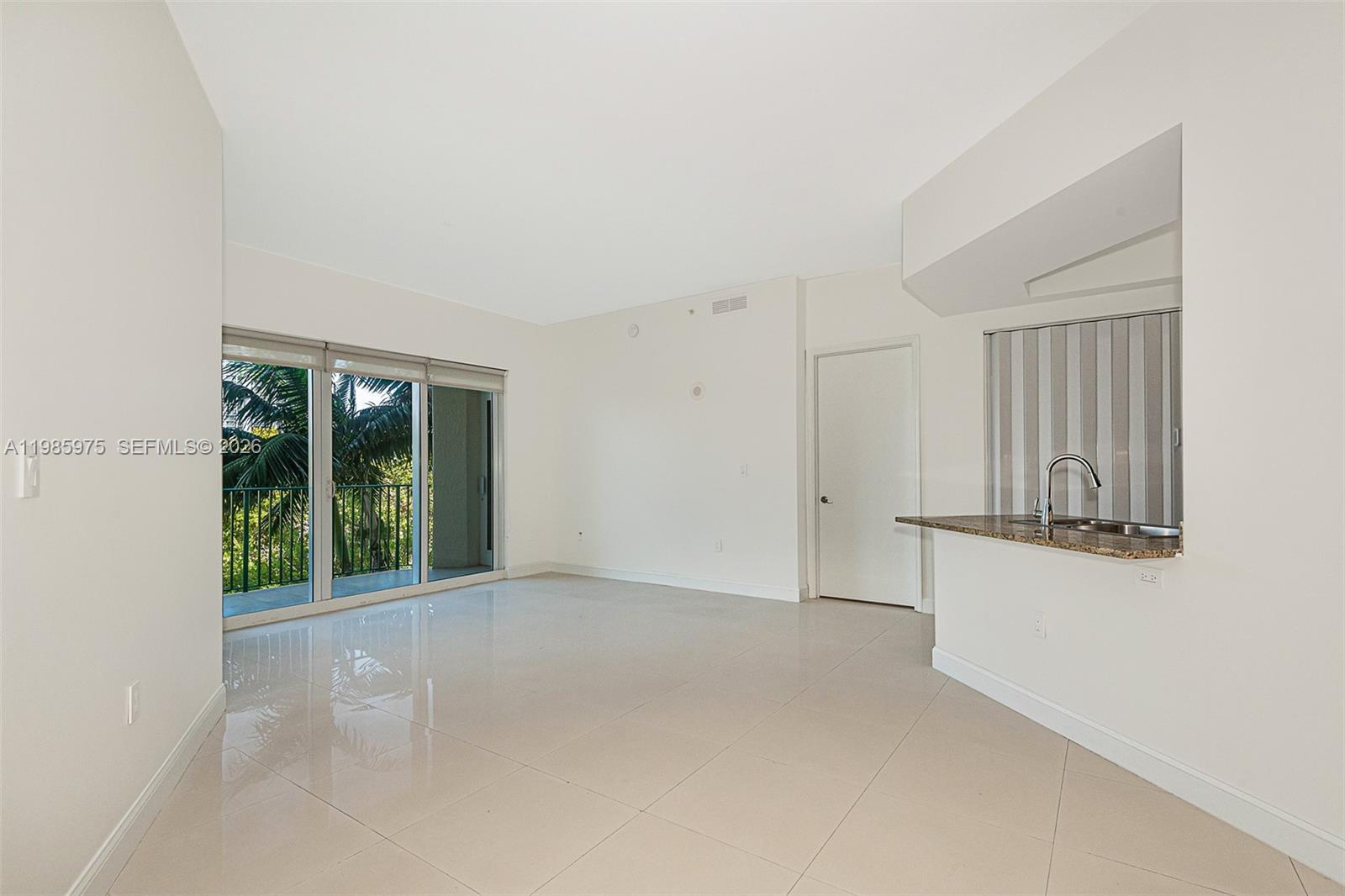 20000 E Country Club Dr #412, Aventura FL 33180