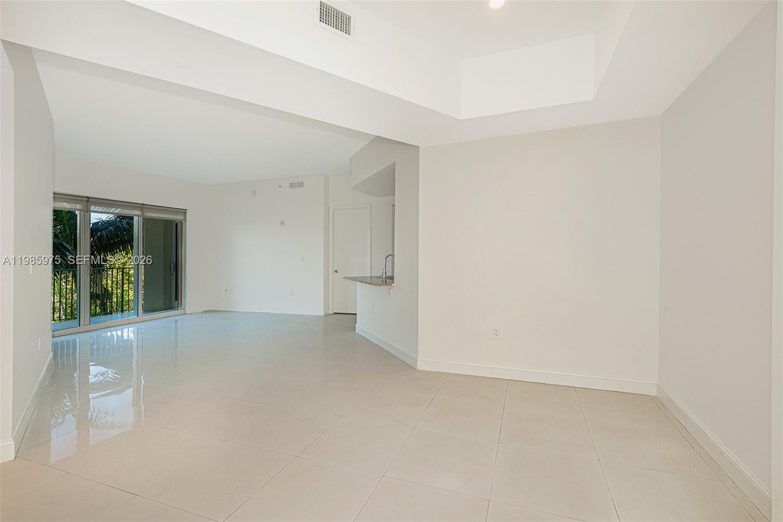 20000 E Country Club Dr #412, Aventura FL 33180
