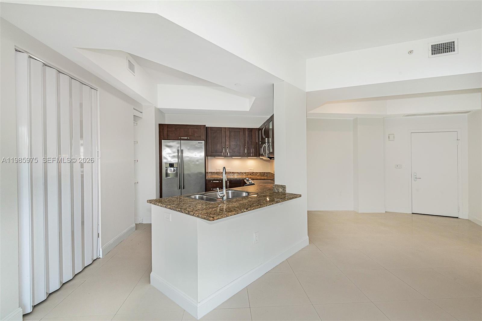 20000 E Country Club Dr #412, Aventura FL 33180