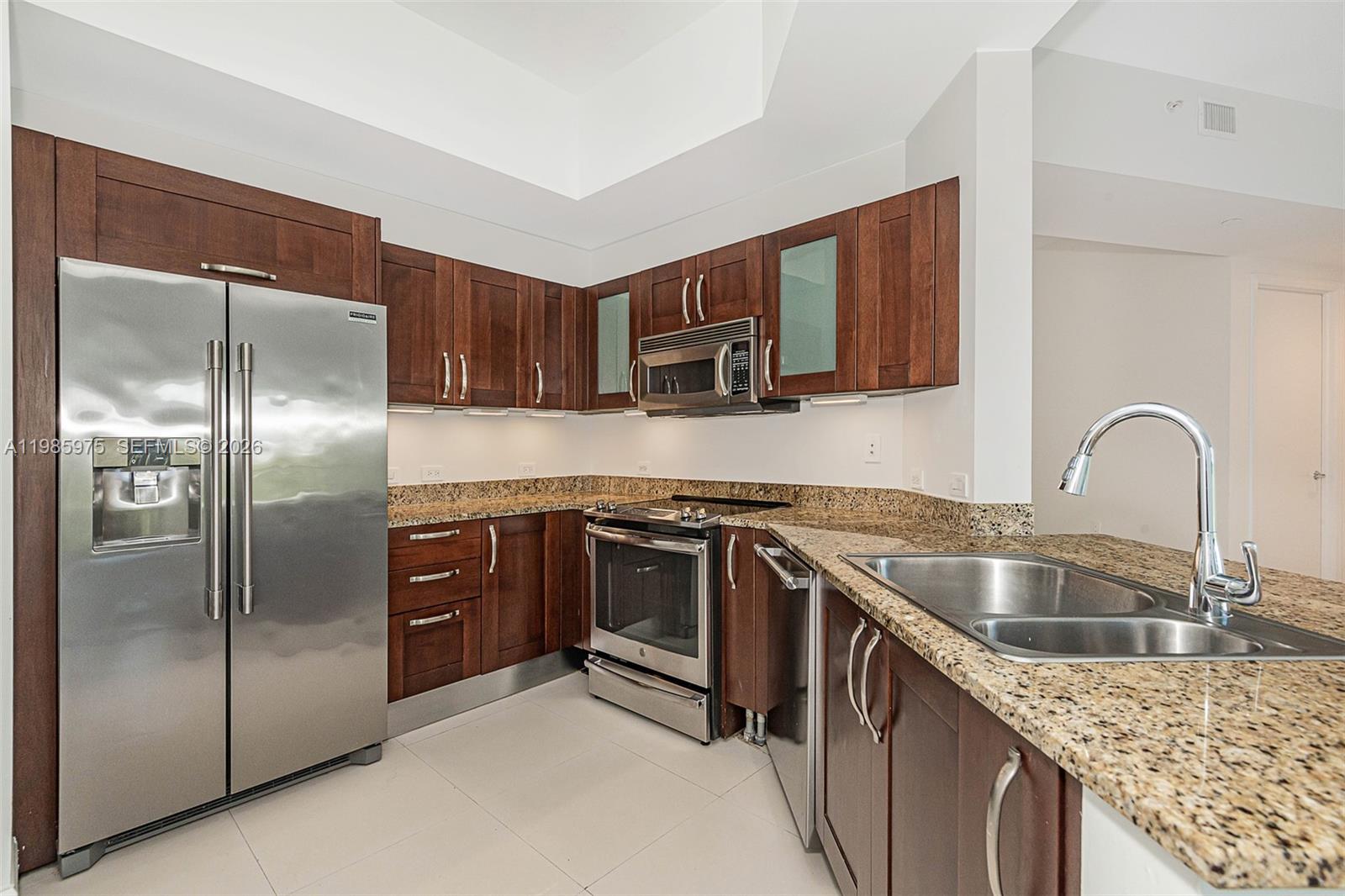 20000 E Country Club Dr #412, Aventura FL 33180