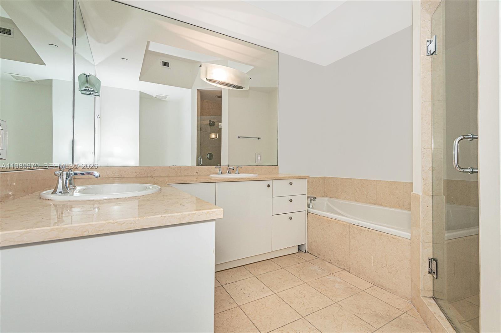 20000 E Country Club Dr #412, Aventura FL 33180