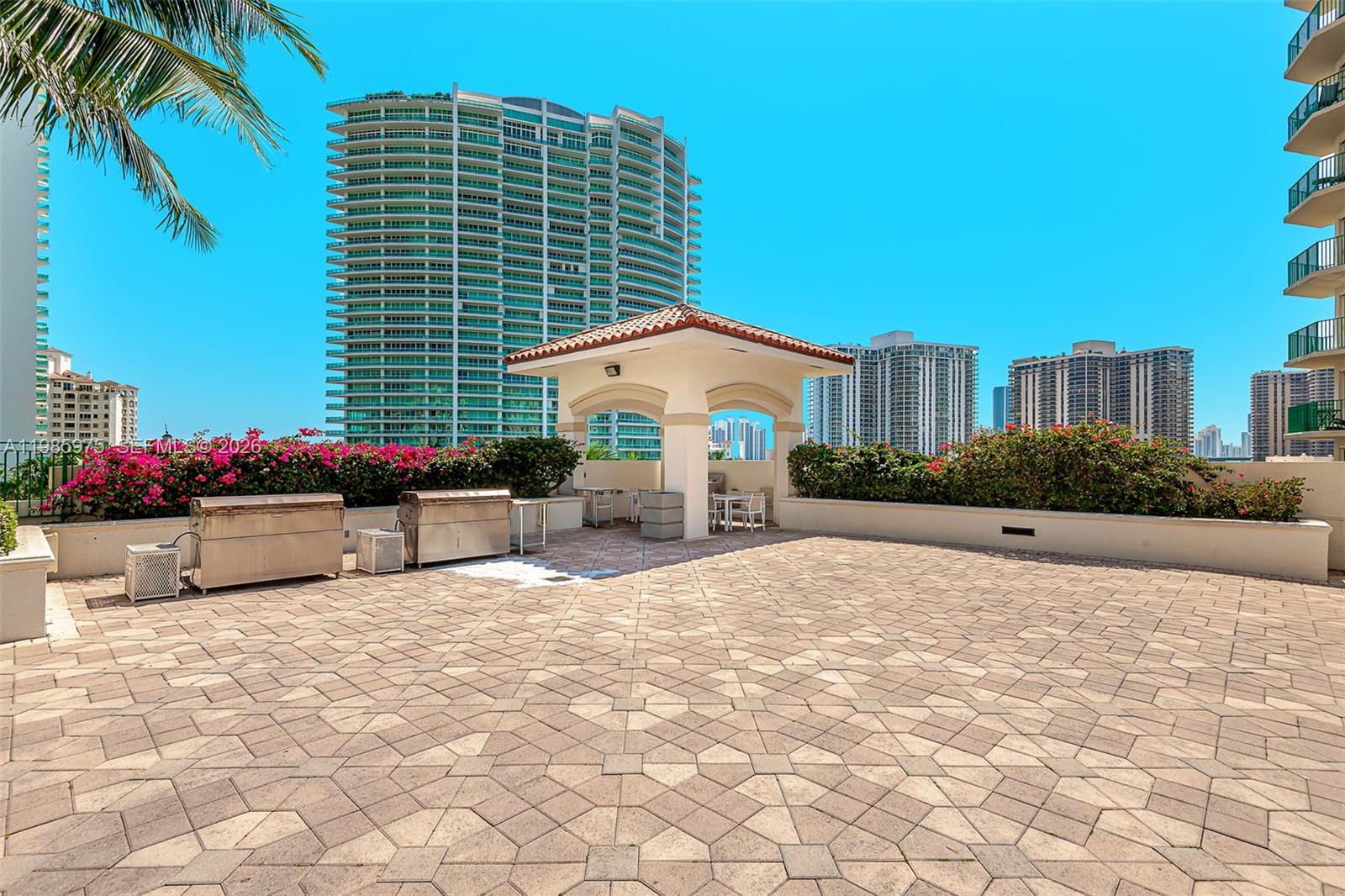20000 E Country Club Dr #412, Aventura FL 33180