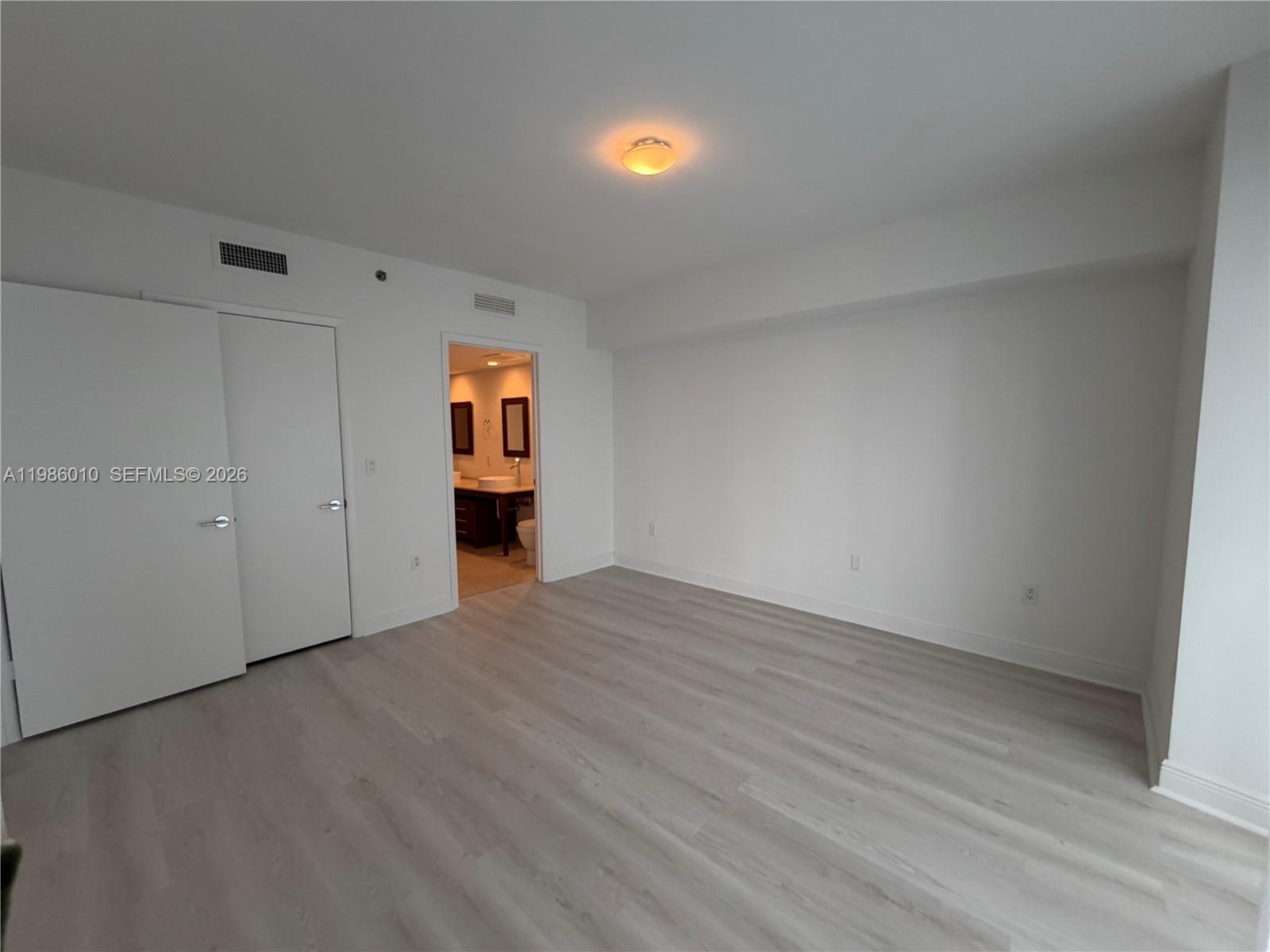 475 Brickell Ave #1711, Miami FL 33131