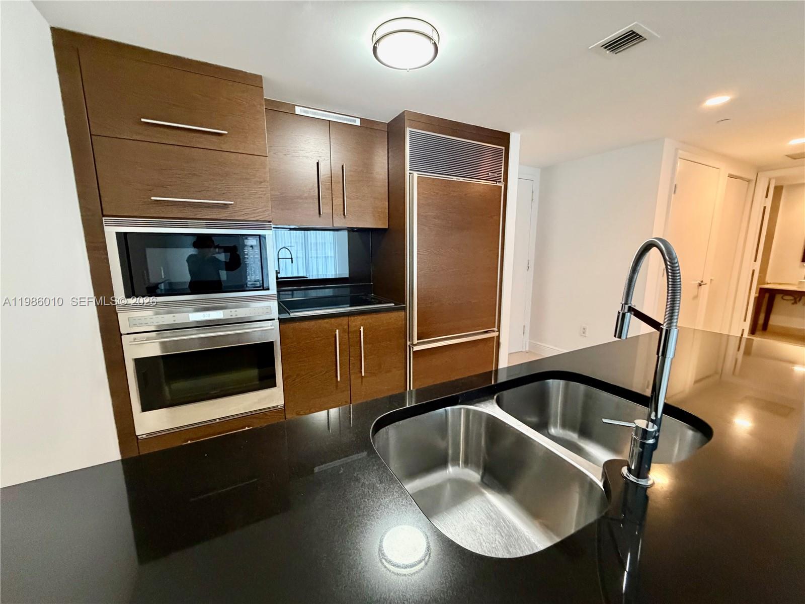 475 Brickell Ave #1711, Miami FL 33131
