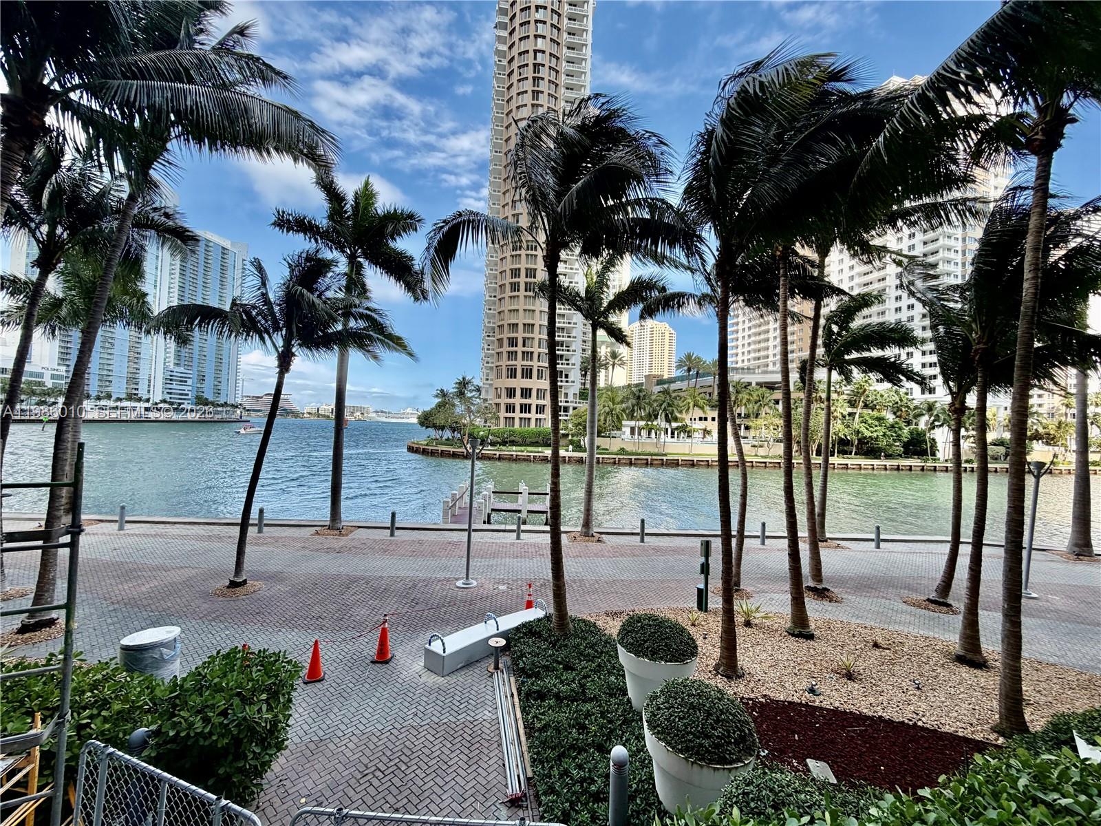 475 Brickell Ave #1711, Miami FL 33131