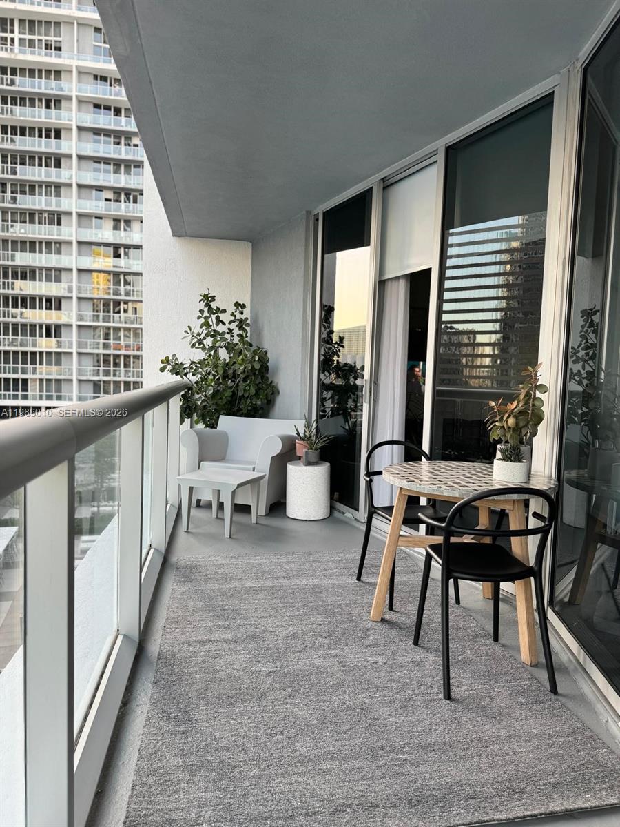 475 Brickell Ave #1711, Miami FL 33131