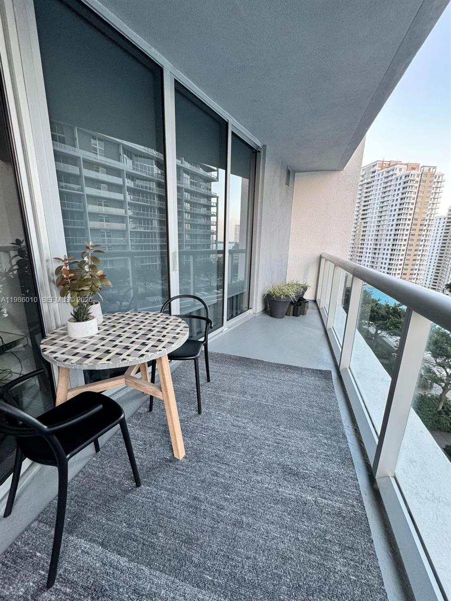 475 Brickell Ave #1711, Miami FL 33131