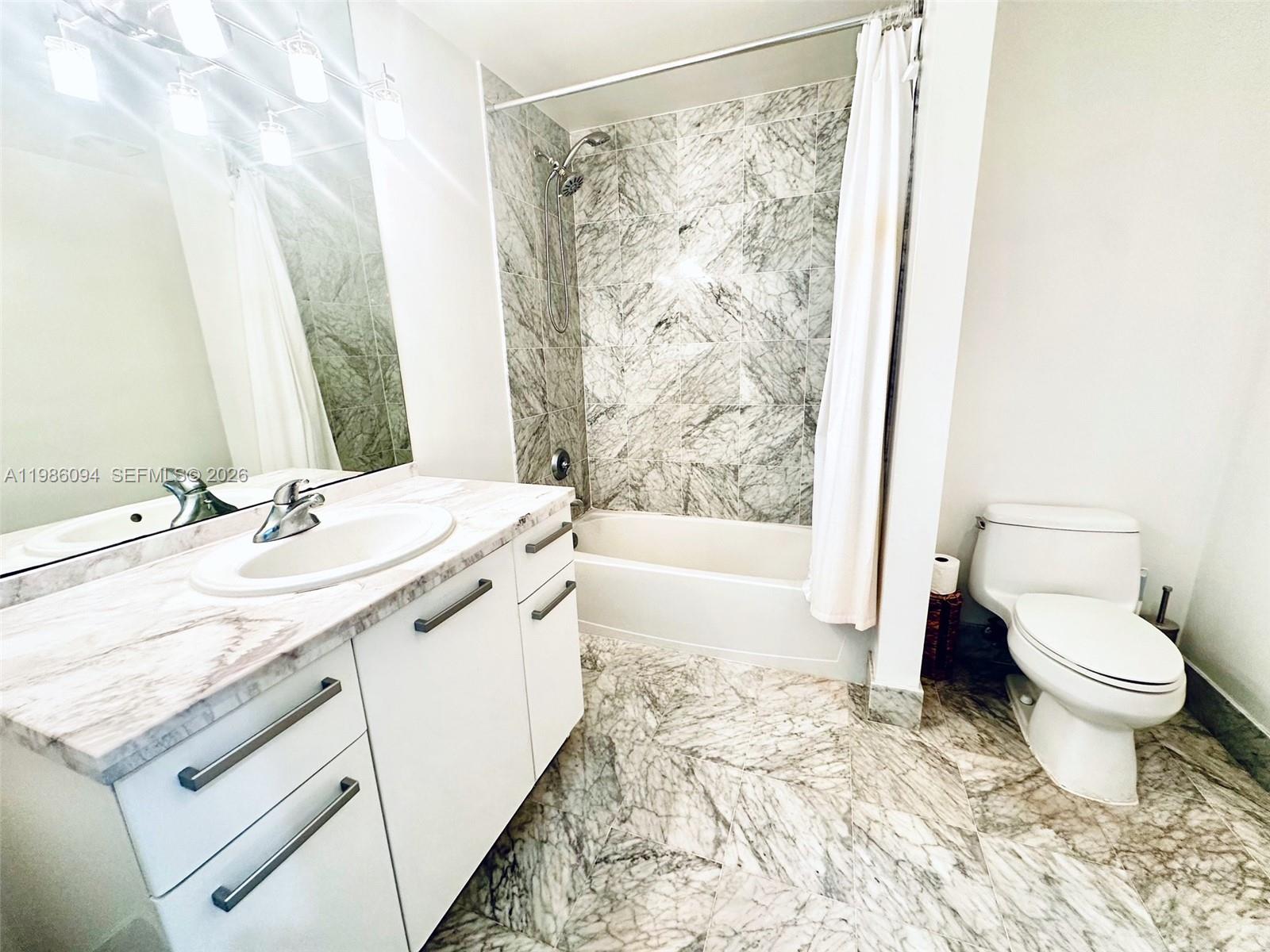 253 NE 2nd St #322, Miami FL 33132