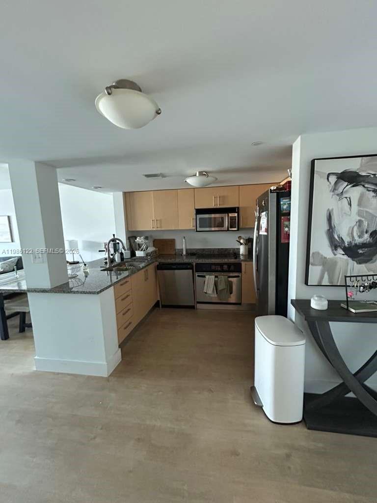 2101 Brickell Ave #2102, Miami FL 33129