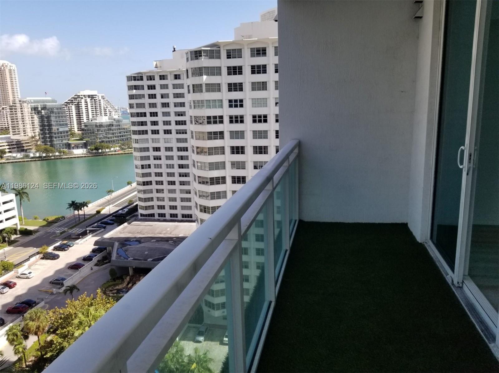 950 Brickell Bay Dr #1508, Miami FL 33131