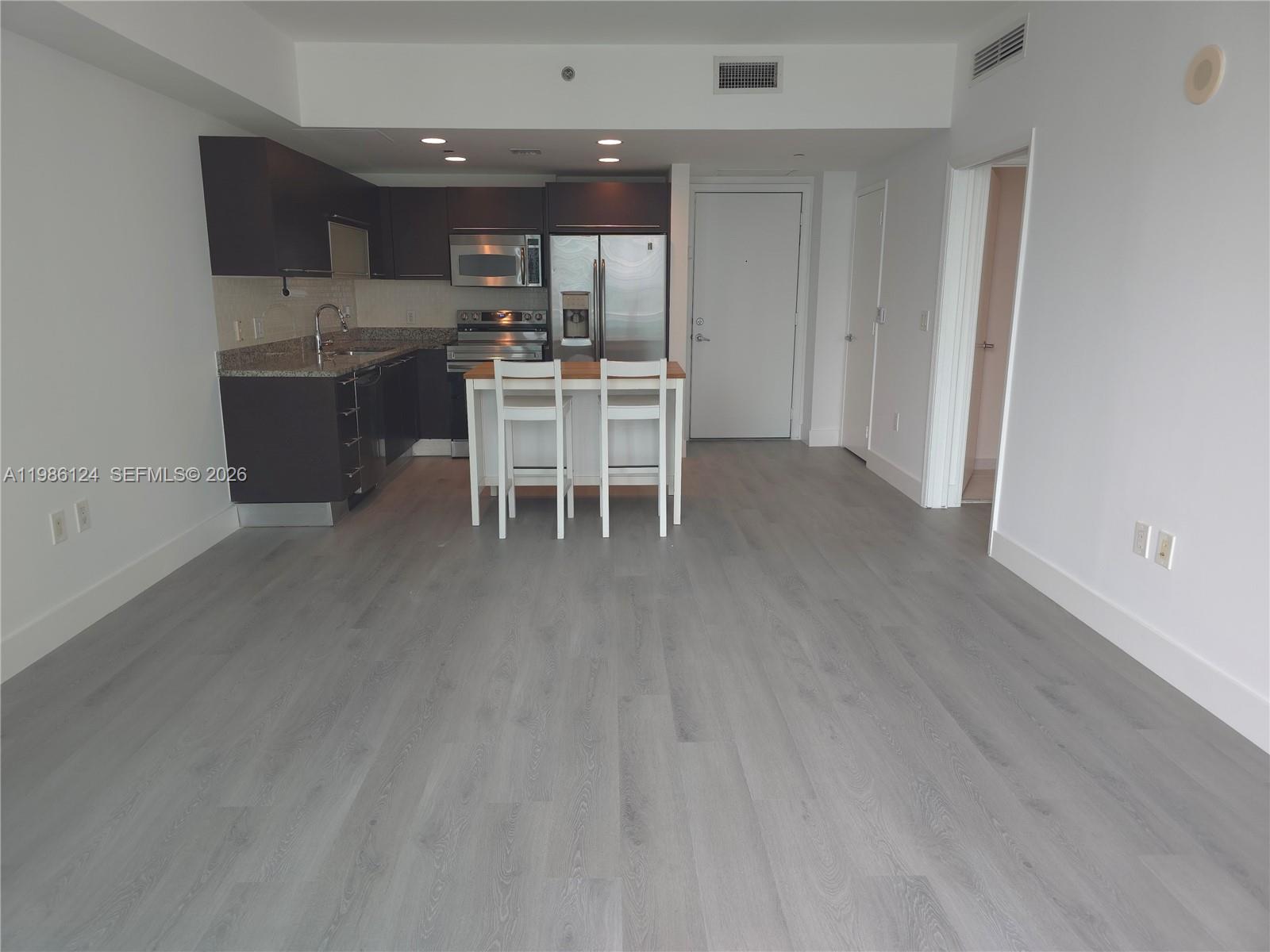 950 Brickell Bay Dr #1508, Miami FL 33131