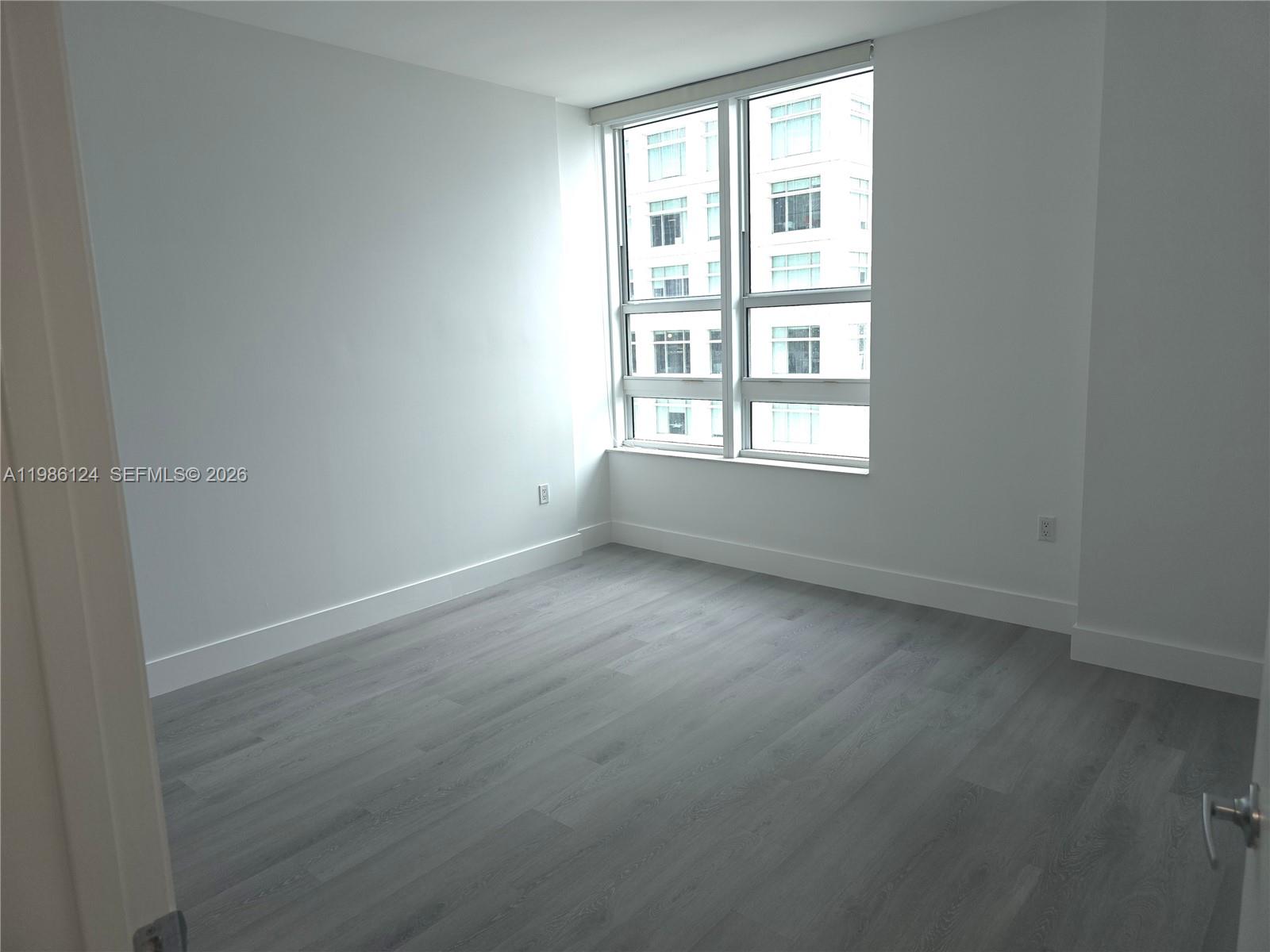 950 Brickell Bay Dr #1508, Miami FL 33131