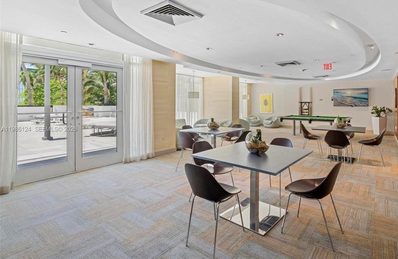 950 Brickell Bay Dr #1508, Miami FL 33131