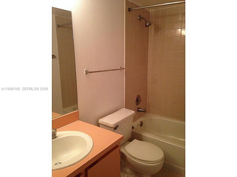 8260 SW 210th St #319, Cutler Bay FL 33189