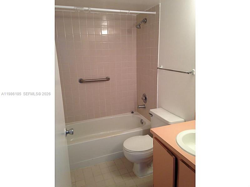 8260 SW 210th St #319, Cutler Bay FL 33189