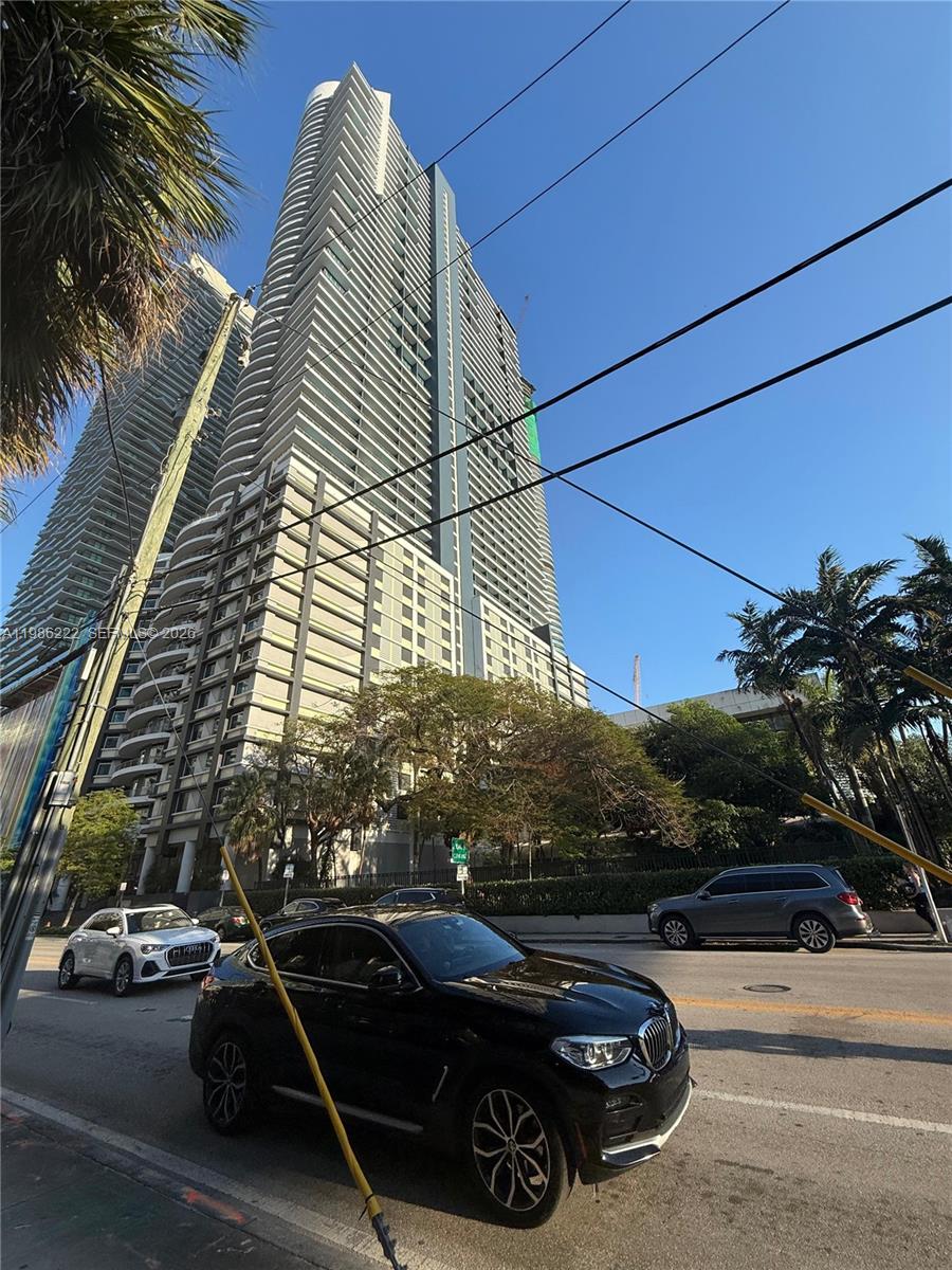 60 SW 13th St #3017, Miami FL 33130