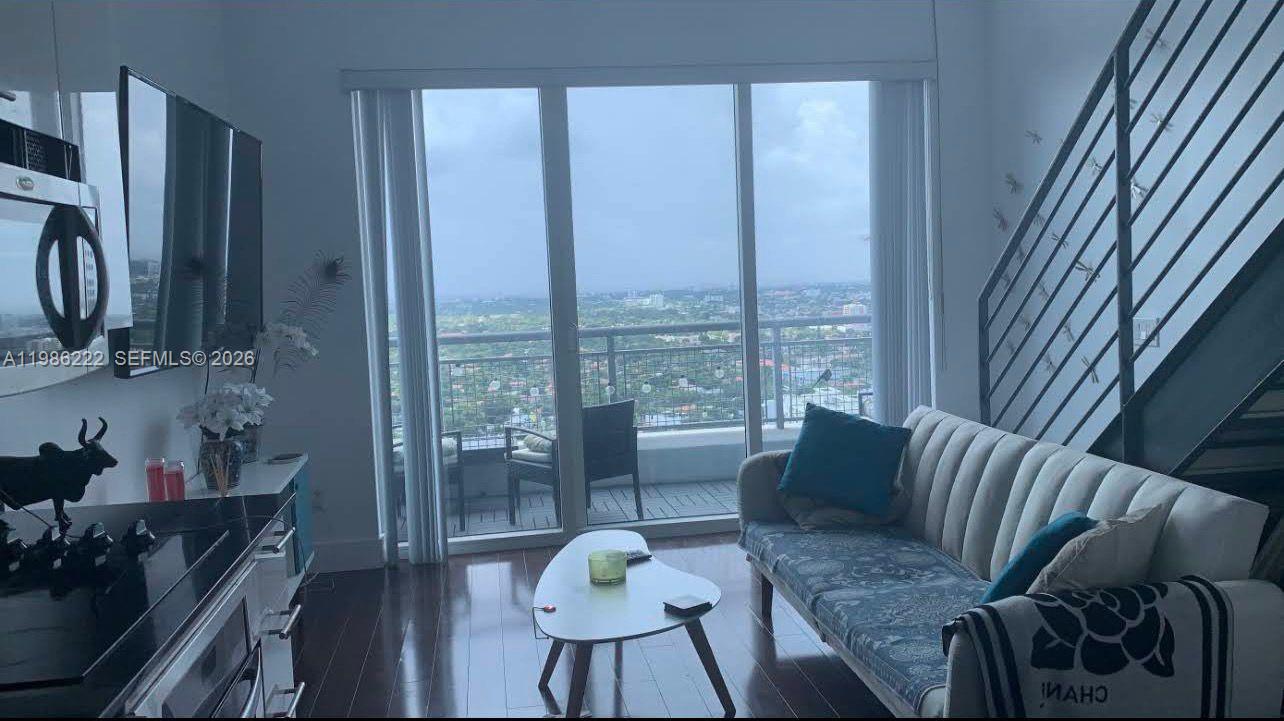 60 SW 13th St #3017, Miami FL 33130