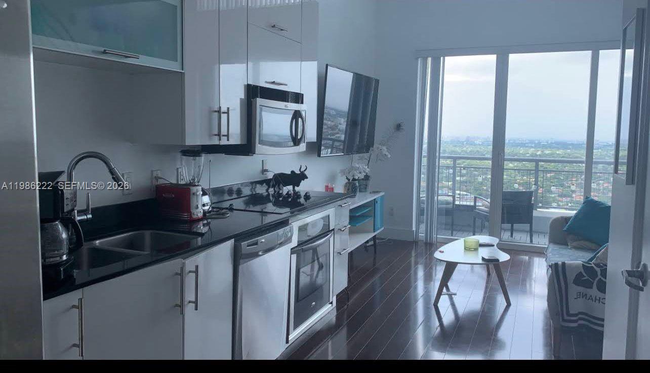 60 SW 13th St #3017, Miami FL 33130