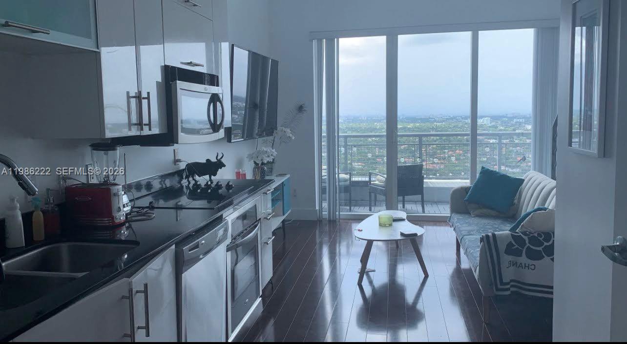 60 SW 13th St #3017, Miami FL 33130