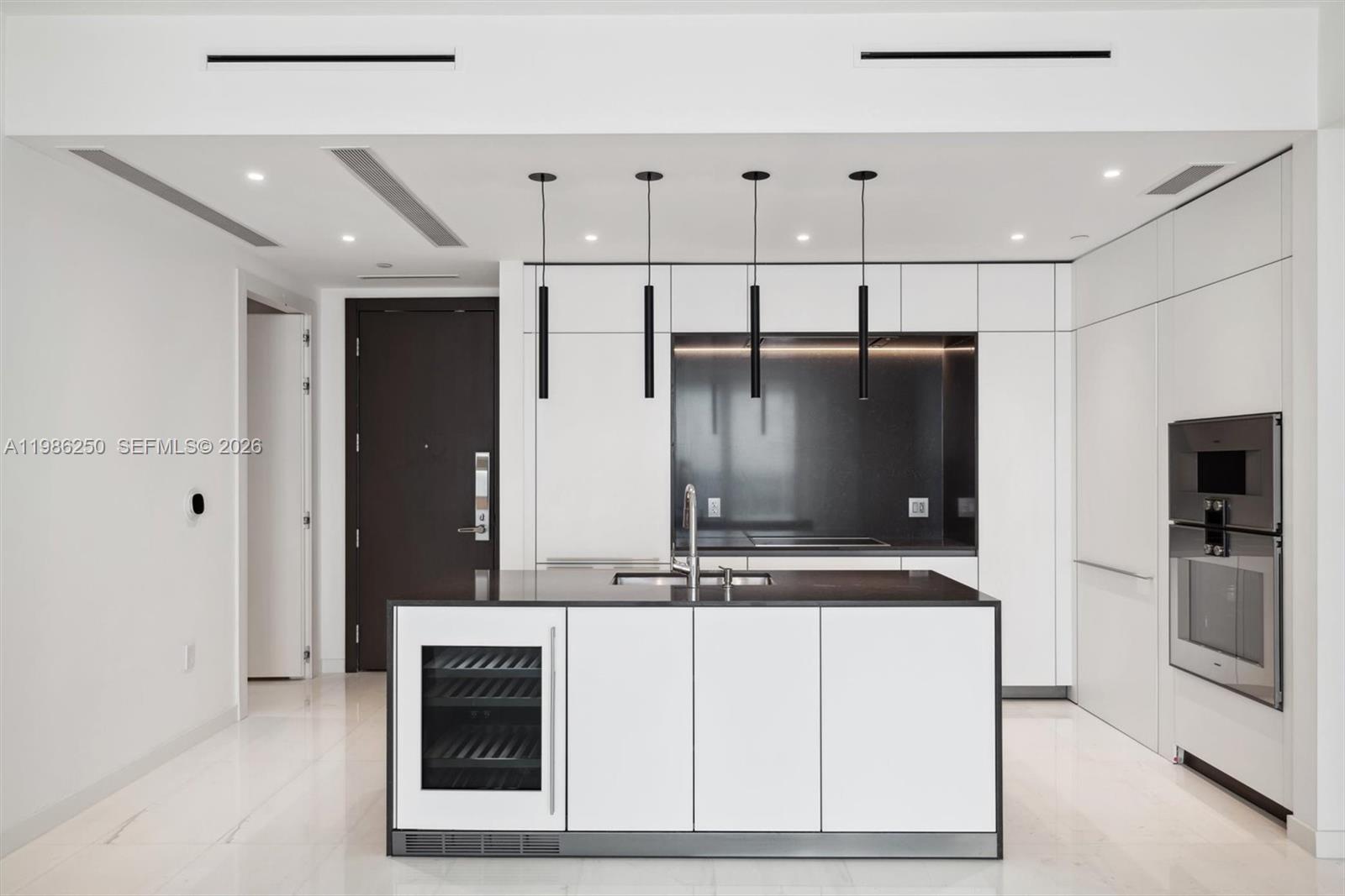 300 Biscayne Boulevard Way #3805W, Miami FL 33131