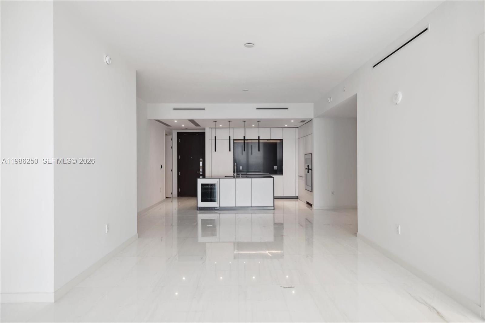 300 Biscayne Boulevard Way #3805W, Miami FL 33131