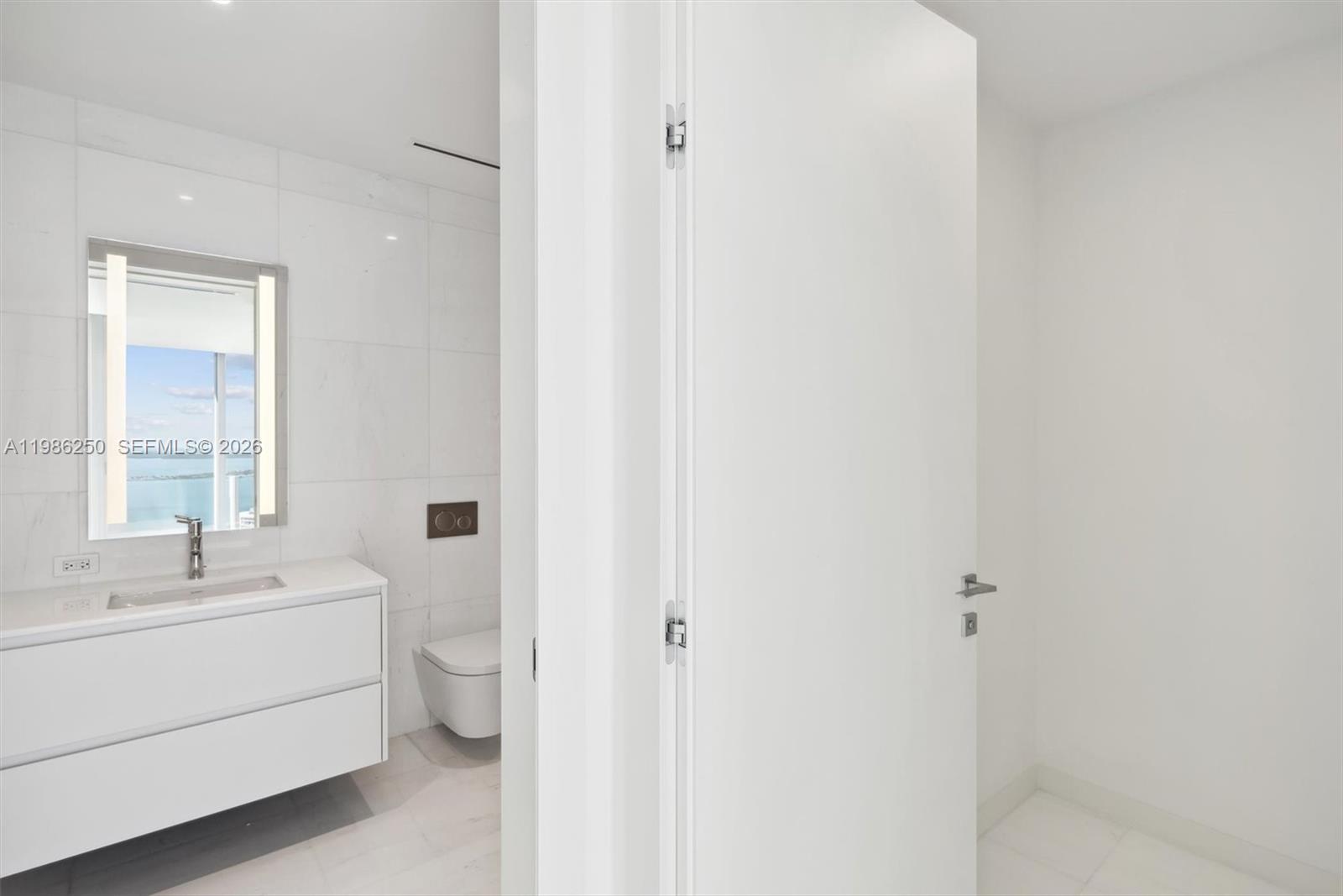 300 Biscayne Boulevard Way #3805W, Miami FL 33131