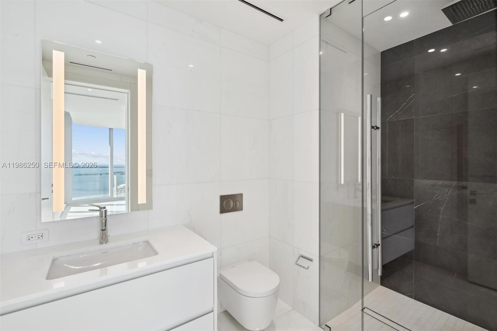 300 Biscayne Boulevard Way #3805W, Miami FL 33131