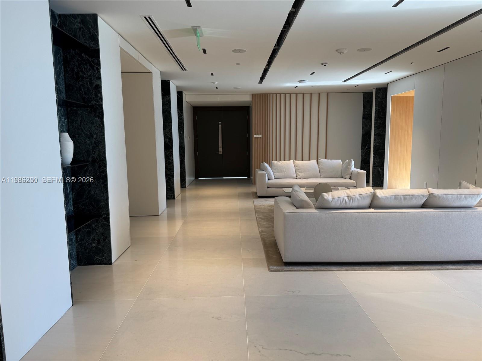 300 Biscayne Boulevard Way #3805W, Miami FL 33131