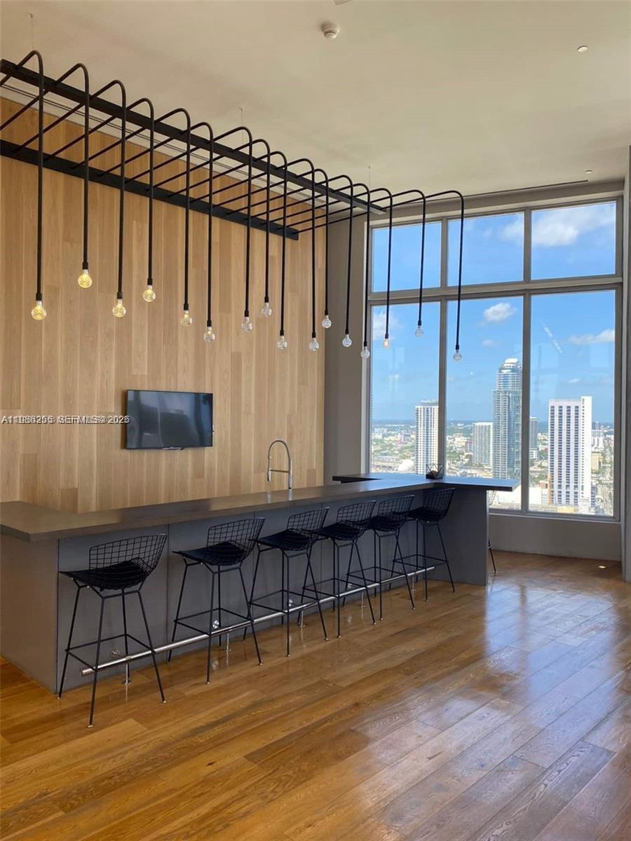 151 SE 1st St #801, Miami FL 33131
