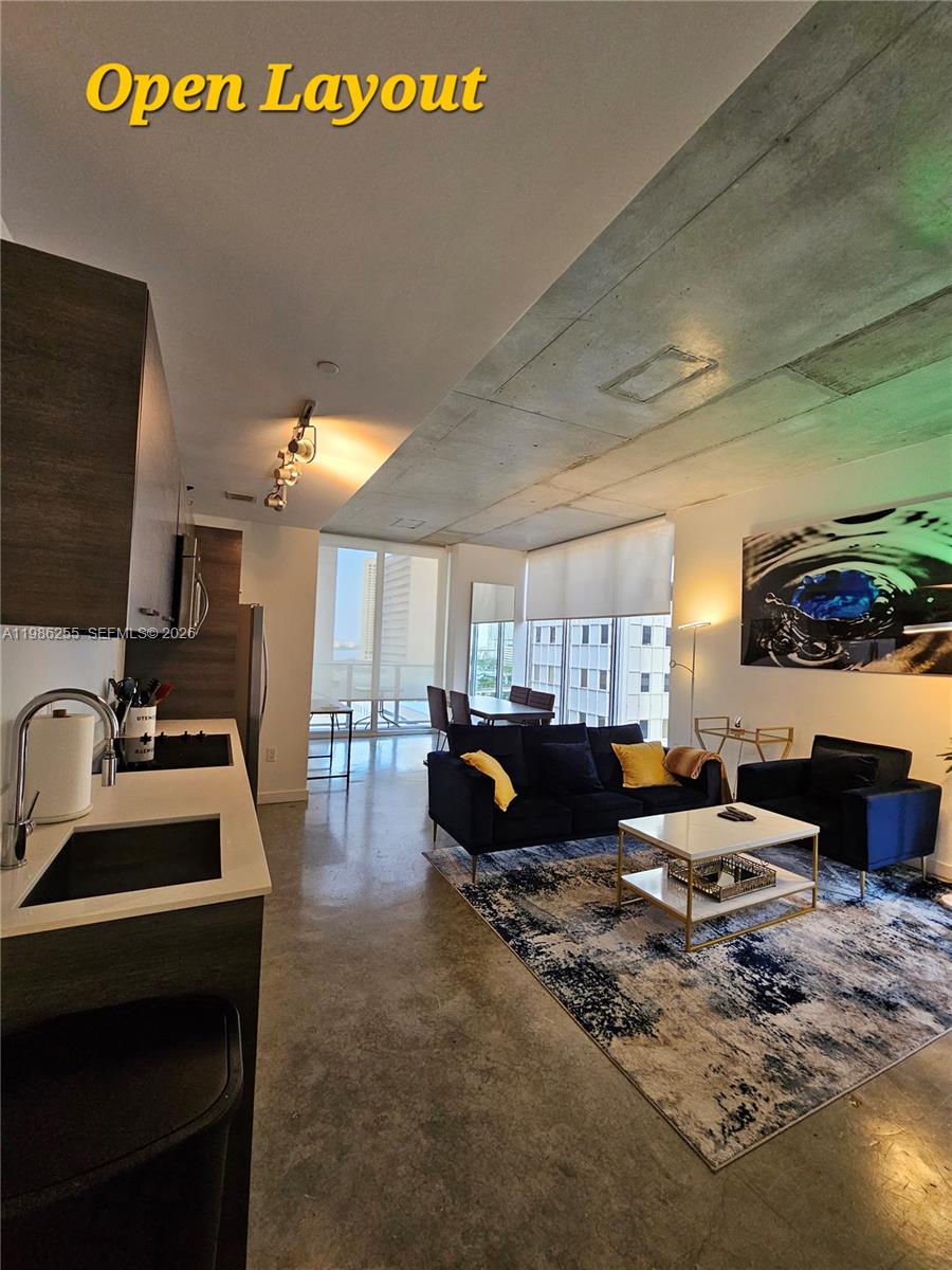 151 SE 1st St #801, Miami FL 33131