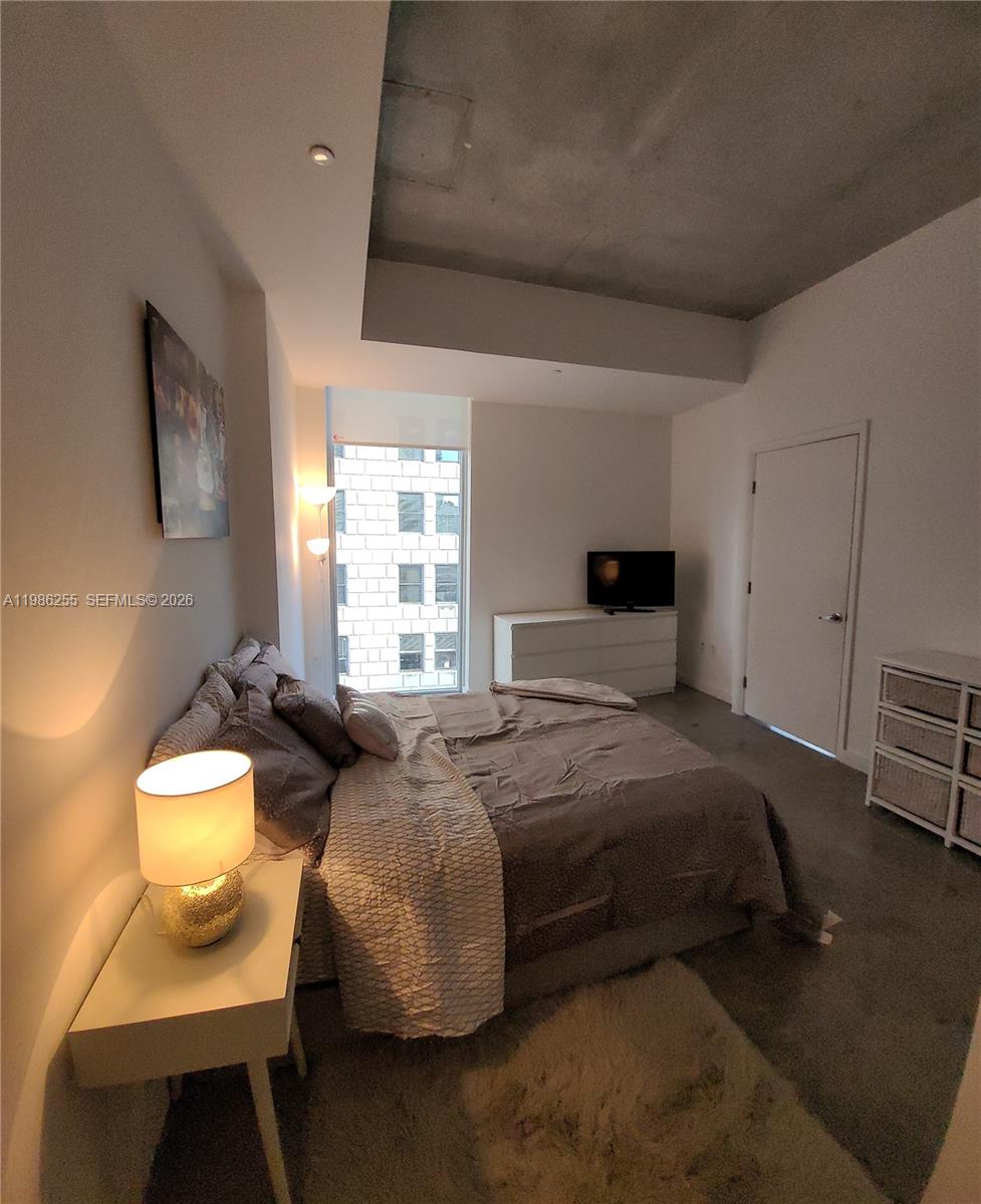151 SE 1st St #801, Miami FL 33131
